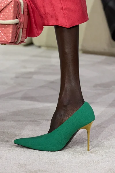 Look 64